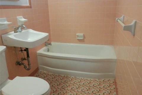 Villa ou maison à louer à Lakeland, Floride: 3 chambres, 128.67 m2 № 2414010 - photo 12