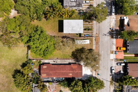 Commercial property in Miami, Florida № 1867705 - photo 7
