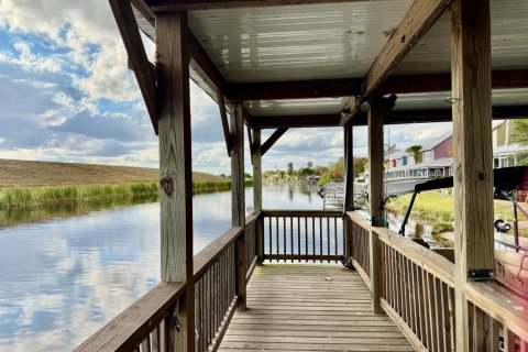 House in Okeechobee, Florida 3 bedrooms, 312.52 sq.m. № 2182773 - photo 3