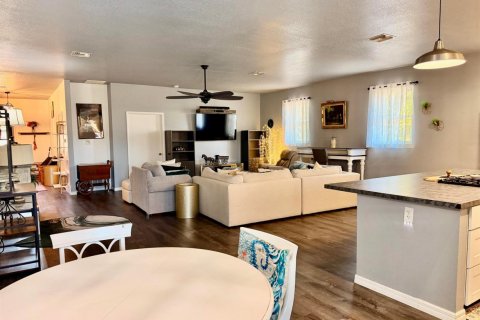 House in Okeechobee, Florida 3 bedrooms, 312.52 sq.m. № 2182773 - photo 16
