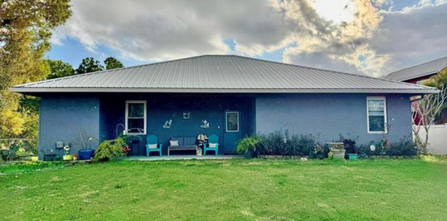 House in Okeechobee, Florida 3 bedrooms, 312.52 sq.m. № 2182773