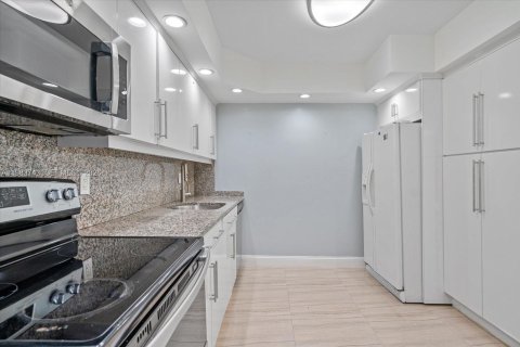 Condominio en venta en Hallandale Beach, Florida, 3 dormitorios, 126.35 m2 № 2049463 - foto 8