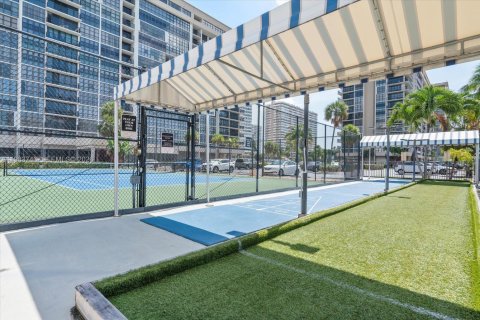 Condominio en venta en Hallandale Beach, Florida, 3 dormitorios, 126.35 m2 № 2049463 - foto 24