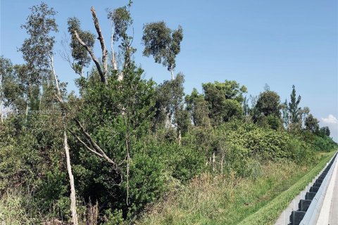 Propiedad comercial en venta en Doral, Florida № 1992106 - foto 6