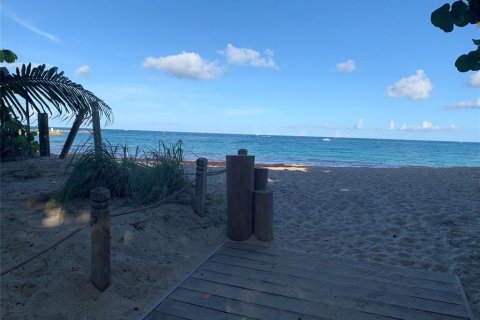 House in Pompano Beach, Florida 4 bedrooms, 198.63 sq.m. № 804753 - photo 1