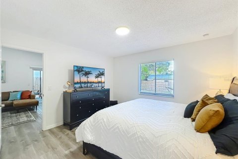 House in Orlando, Florida 3 bedrooms, 139.17 sq.m. № 1884604 - photo 12