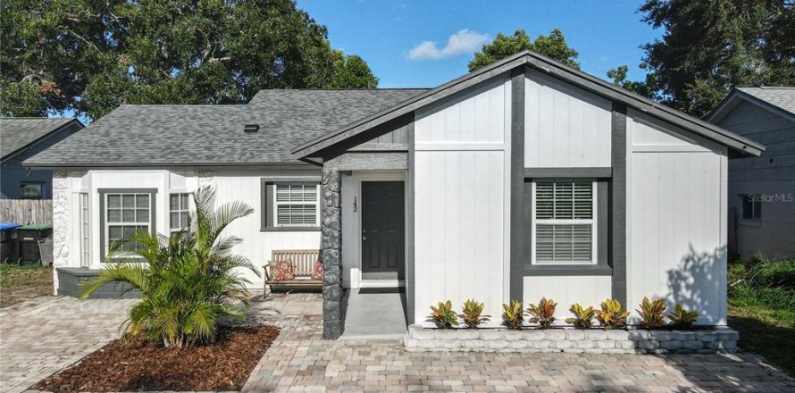 House in Orlando, Florida 3 bedrooms, 139.17 sq.m. № 1884604