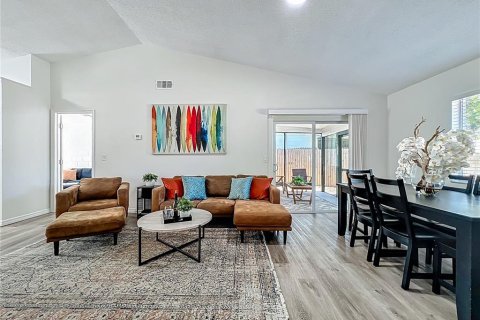 House in Orlando, Florida 3 bedrooms, 139.17 sq.m. № 1884604 - photo 6
