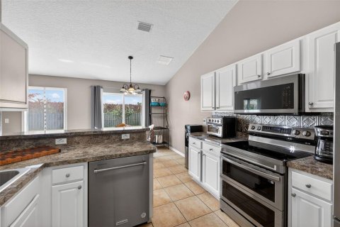 House in Saint Lucie, Florida 4 bedrooms, 197.97 sq.m. № 2144710 - photo 10