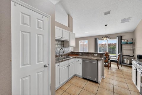 House in Saint Lucie, Florida 4 bedrooms, 197.97 sq.m. № 2144710 - photo 11