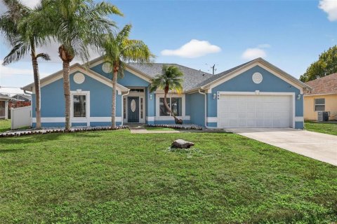 House in Saint Lucie, Florida 4 bedrooms, 197.97 sq.m. № 2144710
