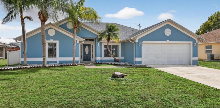 House in Saint Lucie, Florida 4 bedrooms, 197.97 sq.m. № 2144710