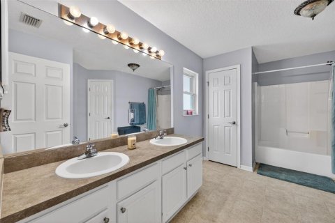 House in Saint Lucie, Florida 4 bedrooms, 197.97 sq.m. № 2144710 - photo 23