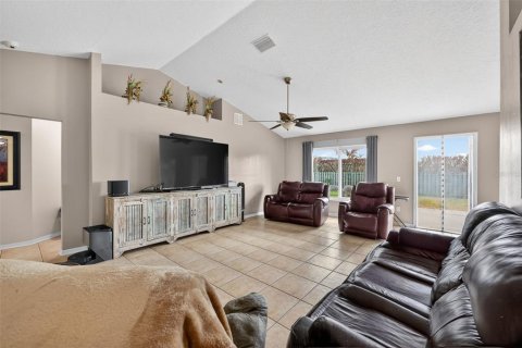 House in Saint Lucie, Florida 4 bedrooms, 197.97 sq.m. № 2144710 - photo 5