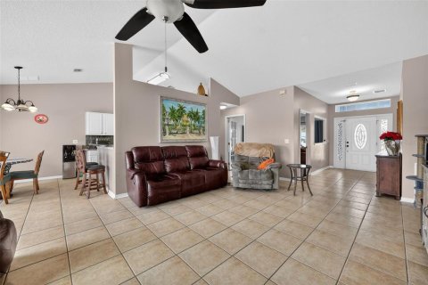 House in Saint Lucie, Florida 4 bedrooms, 197.97 sq.m. № 2144710 - photo 7