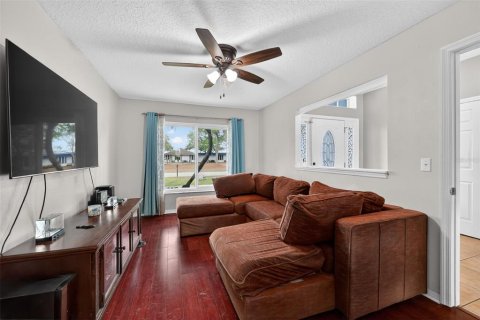 House in Saint Lucie, Florida 4 bedrooms, 197.97 sq.m. № 2144710 - photo 19