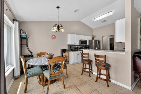 House in Saint Lucie, Florida 4 bedrooms, 197.97 sq.m. № 2144710 - photo 14