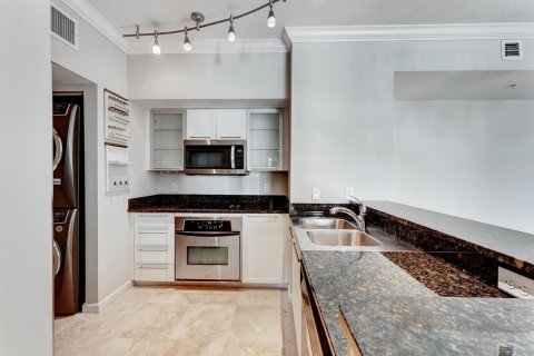 Condo in Delray Beach, Florida, 2 bedrooms  № 2187399 - photo 9