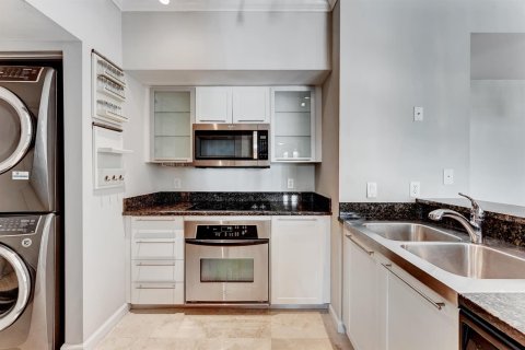 Condo in Delray Beach, Florida, 2 bedrooms  № 2187399 - photo 8