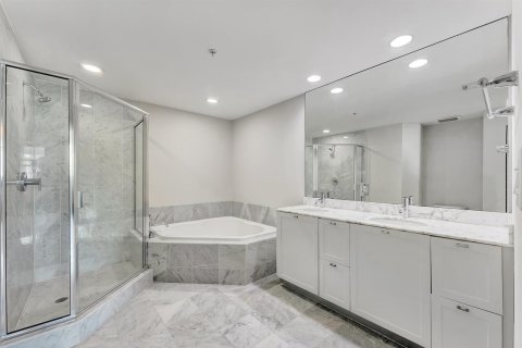 Condo in Delray Beach, Florida, 2 bedrooms  № 2187399 - photo 26