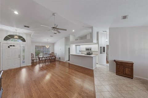 Casa en venta en Zephyrhills, Florida, 3 dormitorios, 142.51 m2 № 2224924 - foto 11