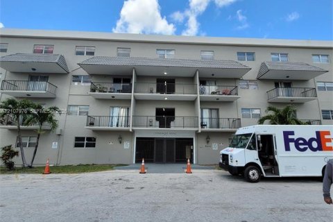 Condo in Hollywood, Florida, 1 bedroom  № 2422195