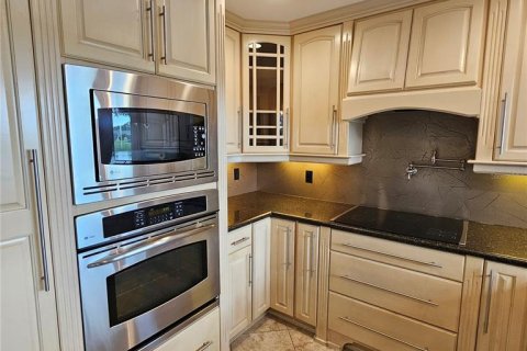 Villa ou maison à louer à Sun City Center, Floride: 2 chambres, 148.92 m2 № 1879226 - photo 5