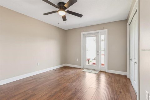 Villa ou maison à louer à Sun City Center, Floride: 2 chambres, 148.92 m2 № 1879226 - photo 15