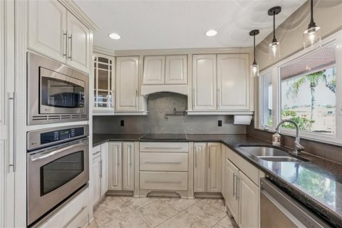 Villa ou maison à louer à Sun City Center, Floride: 2 chambres, 148.92 m2 № 1879226 - photo 7