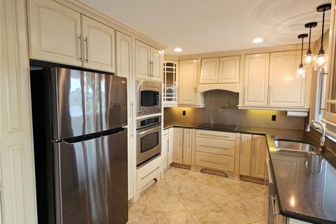 Villa ou maison à louer à Sun City Center, Floride: 2 chambres, 148.92 m2 № 1879226 - photo 3