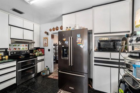 Casa en venta en Thonotosassa, Florida, 4 dormitorios, 201.13 m2 № 2290986 - foto 9