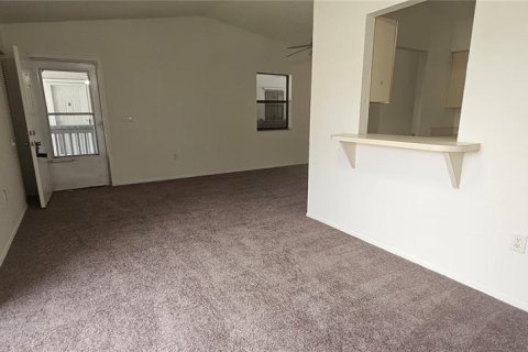Copropriété à louer à Punta Gorda, Floride: 2 chambres, 89.19 m2 № 2413681 - photo 3