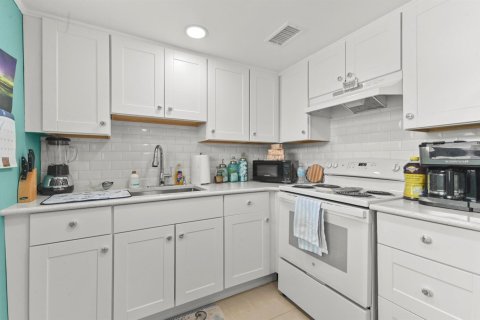 Condo in Delray Beach, Florida, 2 bedrooms № 2082933 - photo 8