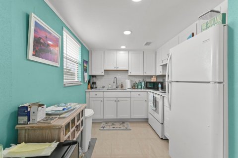 Condo in Delray Beach, Florida, 2 bedrooms № 2082933 - photo 7