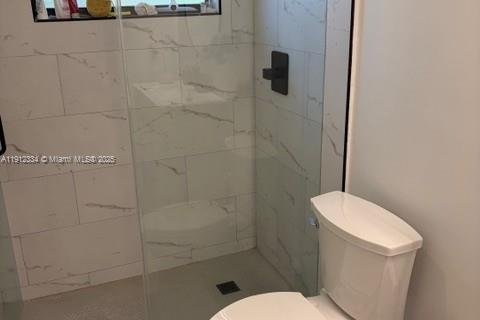 Casa en venta en Miami, Florida, 3 dormitorios, 160.81 m2 № 2034719 - foto 16