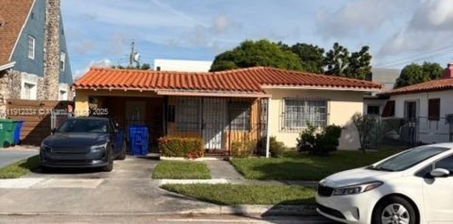 Casa en Miami, Florida 3 dormitorios, 160.81 m2 № 2034719