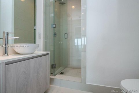 Купить кондоминиум в Майами, Флорида 1 спальня, 87.33м2, № 1779769 - фото 11