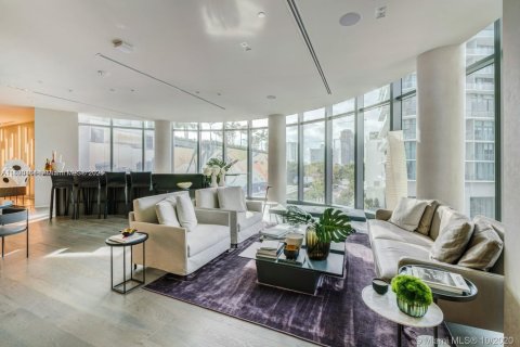 Купить кондоминиум в Майами, Флорида 1 спальня, 87.33м2, № 1779769 - фото 28