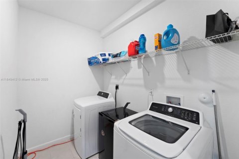 Villa ou maison à vendre à Hialeah, Floride: 4 chambres, 201.97 m2 № 1836786 - photo 20