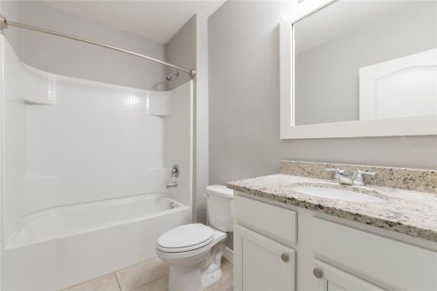 House in Mount Dora, Florida 4 bedrooms, 169.83 sq.m. № 1785056 - photo 8