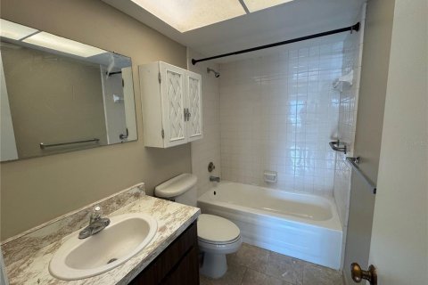 Townhouse in Orlando, Florida 2 bedrooms, 95.78 sq.m. № 2296203 - photo 9