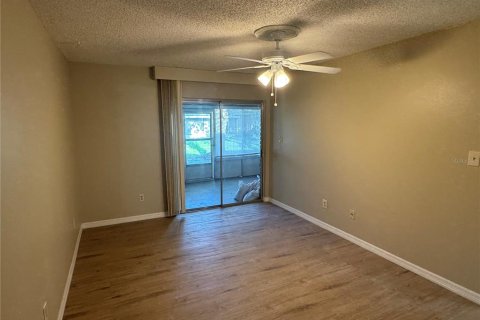 Townhouse in Orlando, Florida 2 bedrooms, 95.78 sq.m. № 2296203 - photo 12