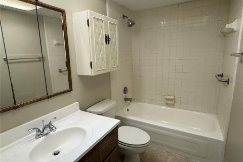 Townhouse in Orlando, Florida 2 bedrooms, 95.78 sq.m. № 2296203 - photo 14