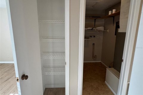 Townhouse in Orlando, Florida 2 bedrooms, 95.78 sq.m. № 2296203 - photo 7