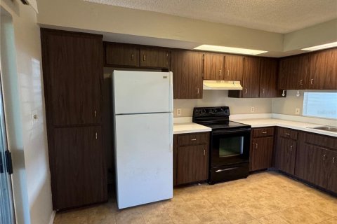 Townhouse in Orlando, Florida 2 bedrooms, 95.78 sq.m. № 2296203 - photo 10