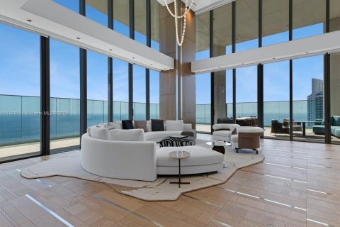 Condo in Sunny Isles Beach, Florida, 6 bedrooms  № 1861363 - photo 5