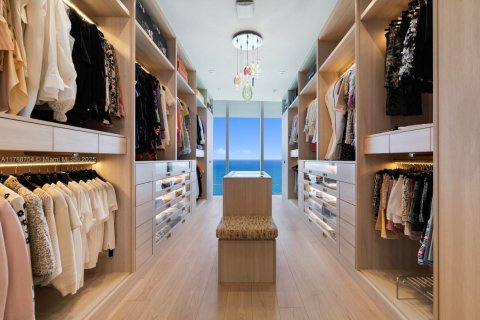 Condo in Sunny Isles Beach, Florida, 6 bedrooms  № 1861363 - photo 20
