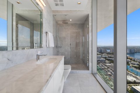 Condo in Sunny Isles Beach, Florida, 6 bedrooms  № 1861363 - photo 30