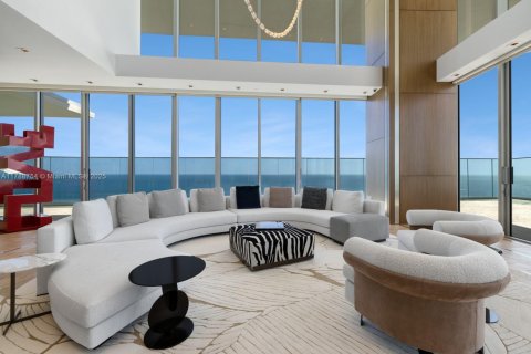 Condo in Sunny Isles Beach, Florida, 6 bedrooms  № 1861363 - photo 4