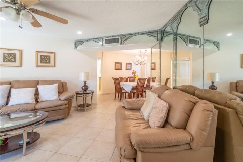 Copropriété à vendre à Lauderdale Lakes, Floride: 2 chambres, 106.84 m2 № 2084436 - photo 5